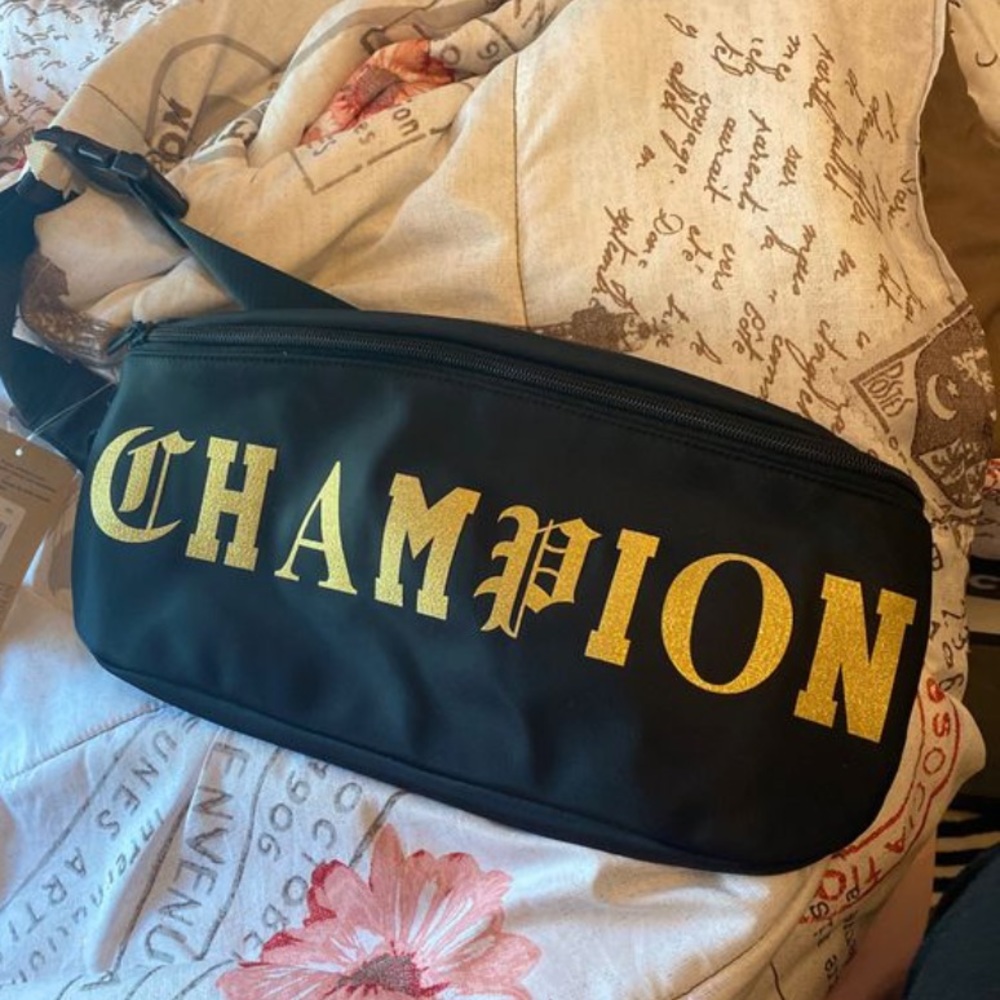 BRAND NEW HUGE CHAMPION FANNY PACK